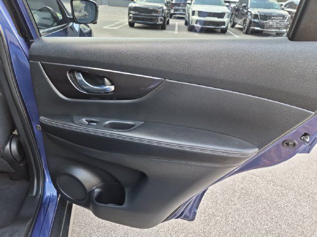 Used 2020 Nissan Rogue SV w/ Premium Package FWD image 25