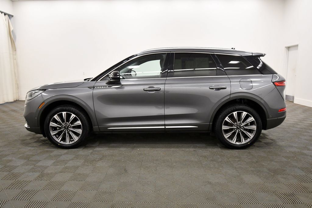 Used 2022 Lincoln Corsair Reserve w/ Equipment Group 201A AWD/4WD image 4