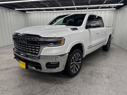 Used 2025 RAM 1500 Limited AWD/4WD image 3