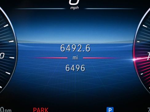 Used 2025 Mercedes-Benz GLB 250 image 12