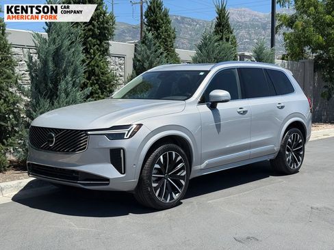Used 2025 Volvo XC90 B6 Plus AWD/4WD image 3