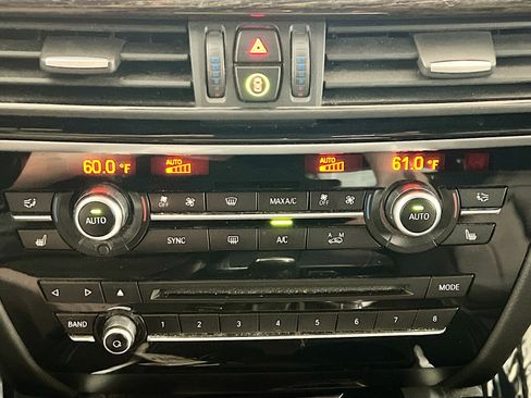 Used 2019 BMW X6 xDrive35i w/ Premium Package image 12