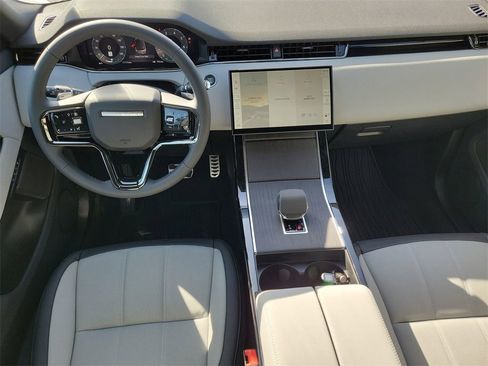 New 2026 Land Rover Range Rover Evoque Dynamic SE image 18