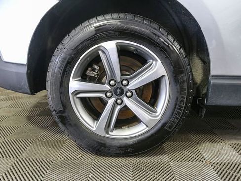 Used 2024 Ford Edge SEL w/ Convenience Package image 16