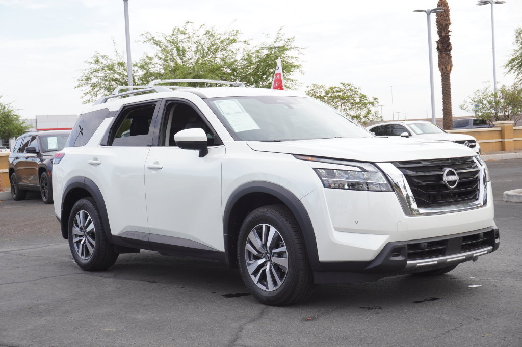 Certified 2024 Nissan Pathfinder SL FWD image 4