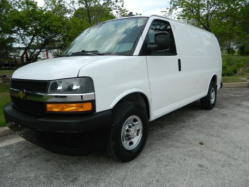 Used 2021 Chevrolet Express 2500 w/ Driver Convenience Package RWD image 1
