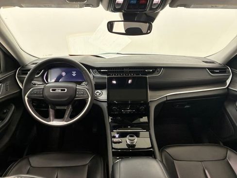 Used 2023 Jeep Grand Cherokee L Limited w/ Black Appearance Package image 20