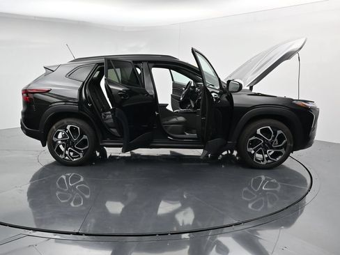 Used 2025 Chevrolet Trax RS w/ Driver Confidence Package FWD image 41
