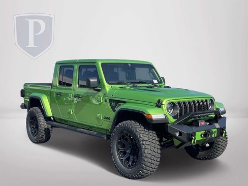 New 2025 Jeep Gladiator Sport w/ Premium Package AWD/4WD image 1