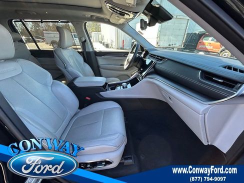 Used 2021 Jeep Grand Cherokee L Overland w/ Luxury Tech Group IV image 25