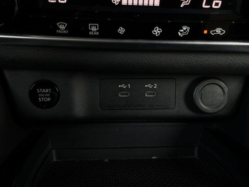 Used 2025 Nissan Rogue SV FWD image 25