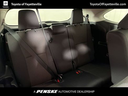 Certified 2022 Toyota Highlander L image 9