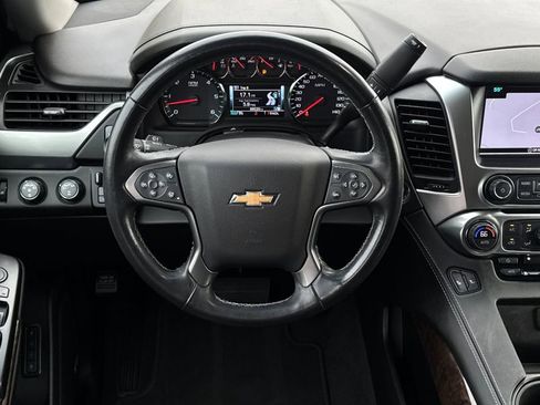 Used 2020 Chevrolet Tahoe LT w/ Luxury Package AWD/4WD image 16
