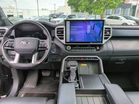 Used 2022 Toyota Tundra Platinum w/ Advanced Package AWD/4WD image 30