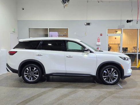 Certified 2023 INFINITI QX60 Luxe w/ Cargo Package image 4