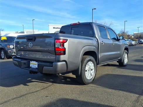 Used 2024 Nissan Frontier SV w/ SV Convenience Package image 3