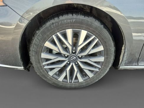 Used 2023 Nissan Altima 2.5 SV FWD image 13