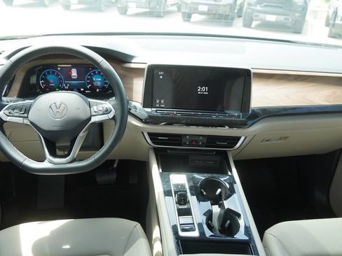 Used 2026 Volkswagen Atlas SE FWD image 14