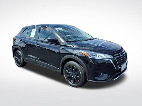 Certified 2025 Nissan Kicks Play S FWD image 1