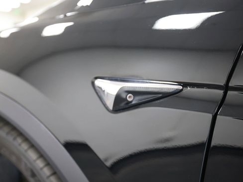 Used 2020 Tesla Model X image 15