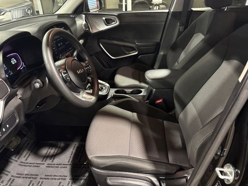 Used 2023 Kia Soul LX w/ Option Group 015 image 9