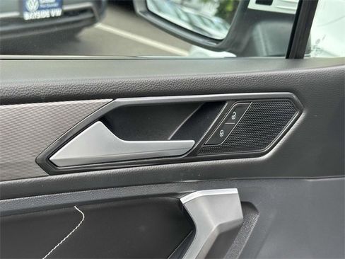 Certified 2022 Volkswagen Tiguan SE w/ Panoramic Sunroof Package image 14