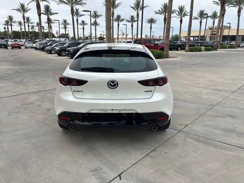 Used 2019 MAZDA MAZDA3 Hatchback w/ Preferred Package FWD image 5