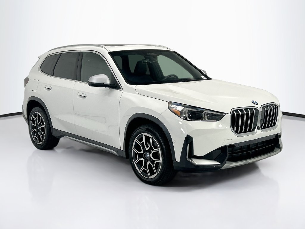 Used 2023 BMW X1 xDrive28i w/ Premium Package AWD/4WD image 3