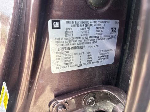 Used 2024 Buick Envision Preferred AWD/4WD image 31