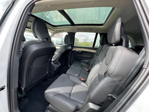 Used 2025 Volvo XC90 B6 Plus AWD/4WD image 17
