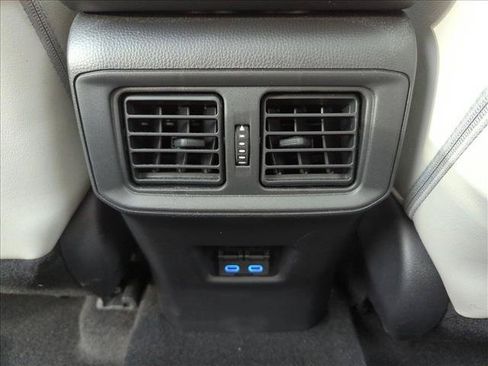 Used 2022 Toyota RAV4 Limited AWD/4WD image 17