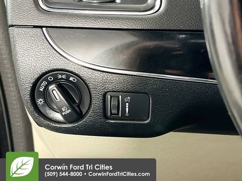 Used 2018 Dodge Grand Caravan SXT FWD image 19