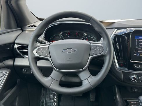 Used 2023 Chevrolet Traverse RS AWD/4WD image 12