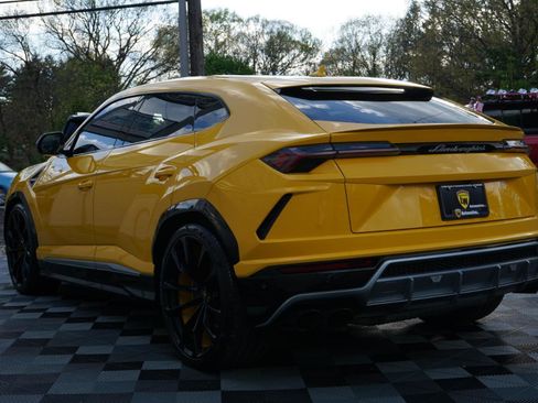 Used 2020 Lamborghini Urus AWD/4WD image 10