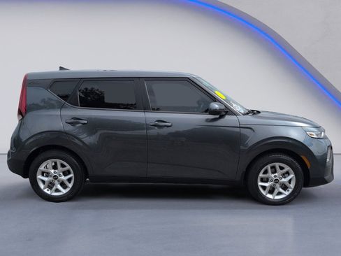 Used 2020 Kia Soul S FWD image 11
