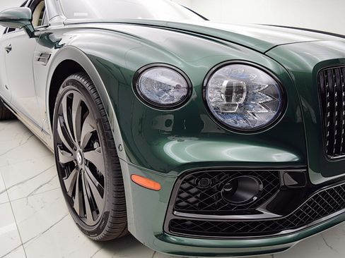 Certified 2022 Bentley Flying Spur V8 AWD/4WD image 8