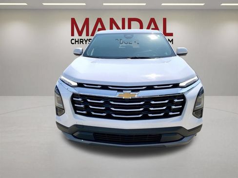 Used 2025 Chevrolet Equinox LT FWD image 2
