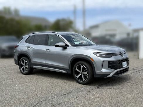 New 2026 Volkswagen Tiguan SE AWD/4WD image 1