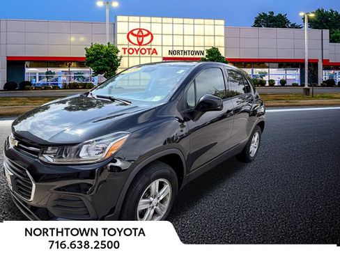 Used 2020 Chevrolet Trax LS w/ Tint and Cruise Package FWD image 1