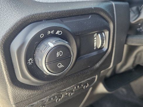 Used 2025 Jeep Gladiator Sport AWD/4WD image 18