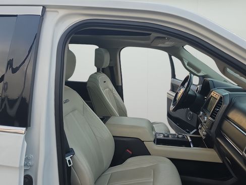 Used 2021 Ford Expedition Platinum AWD/4WD image 26