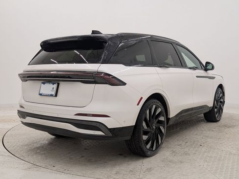 Used 2024 Lincoln Nautilus Reserve w/ Equipment Group 202A image 9