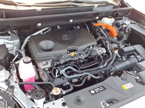 Certified 2025 Toyota RAV4 XLE AWD/4WD image 25