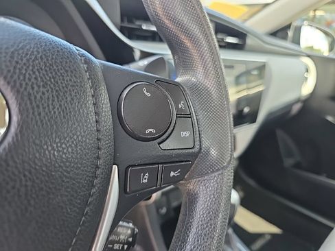 Used 2017 Toyota Corolla LE w/ Carpet Mat Package (TMS) FWD image 30