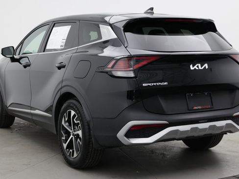 Used 2024 Kia Sportage EX FWD image 5