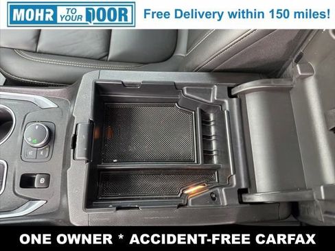 Used 2023 Chevrolet Traverse LT FWD image 21