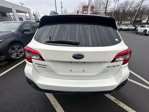 Used 2018 Subaru Outback 2.5i Premium image 6