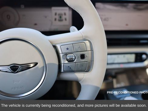 Used 2025 Genesis GV60 Advanced image 22