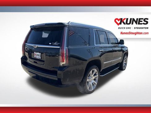 Used 2017 Cadillac Escalade Luxury image 10