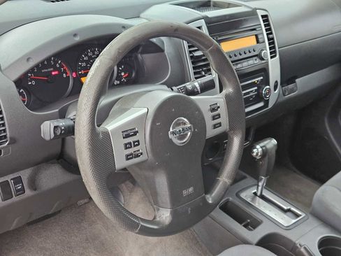Used 2015 Nissan Frontier S image 2